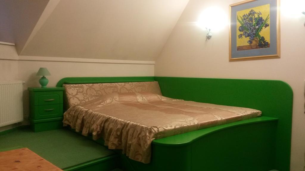 Marlen Hotel Rivne Cameră foto